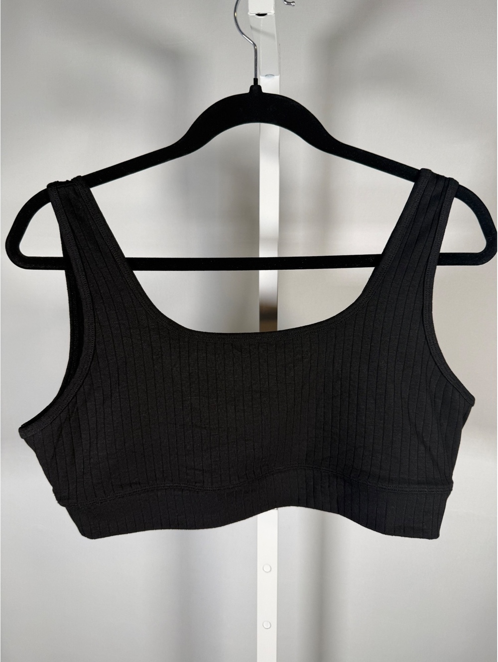 Halara Ribbed Knit U-Neck Cropped Casual Tank Top Black Size XL - Picture 3 of 9